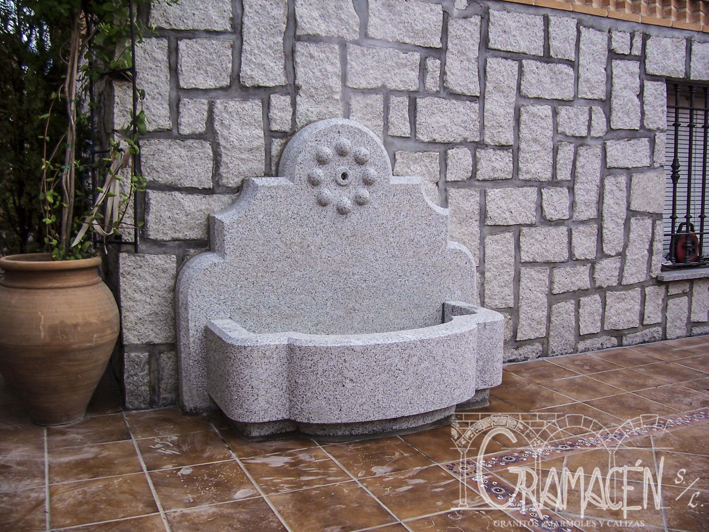 Chimeneas y fuentes de piedra natural