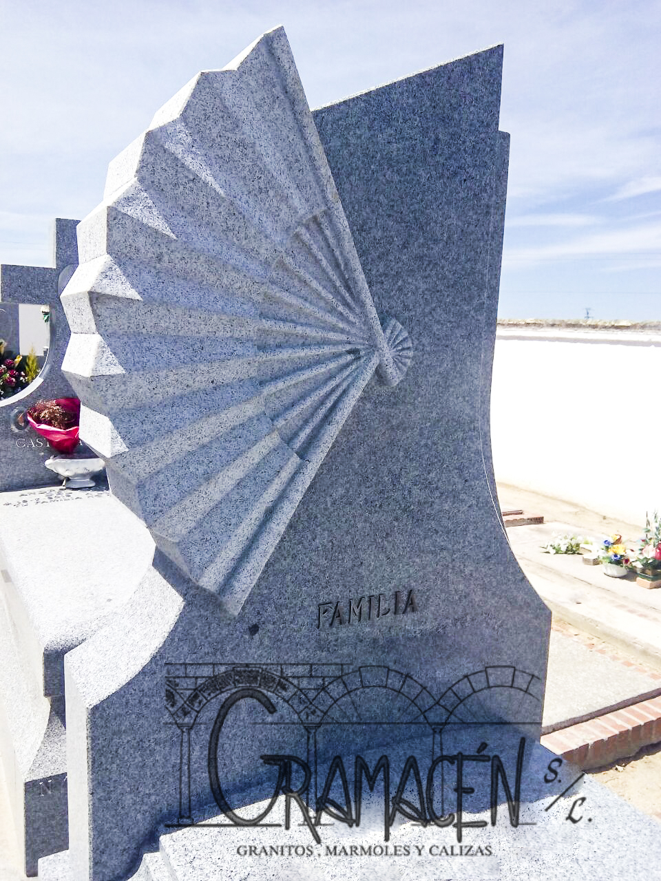 Arte funerario en marmol y granito