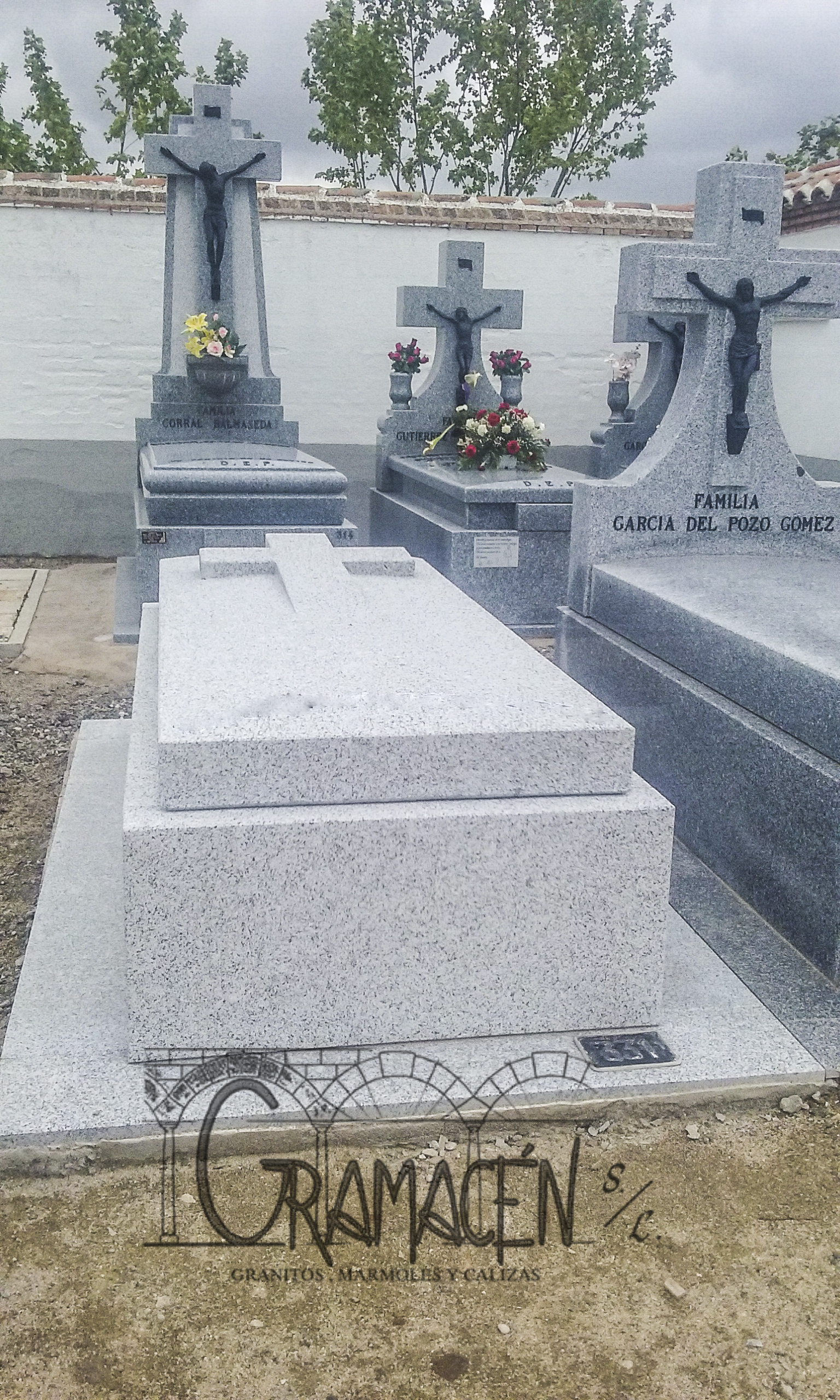 Arte funerario en marmol y granito